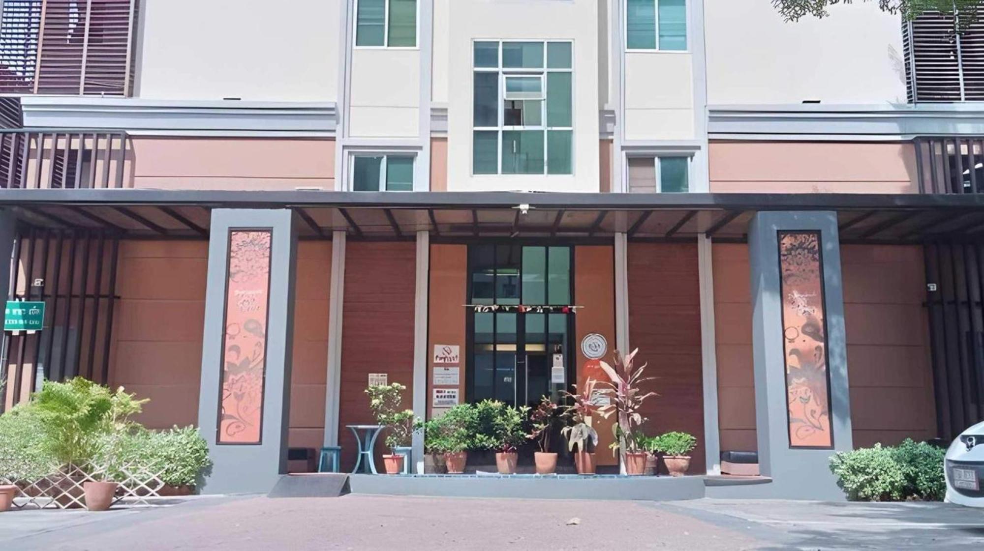 曼谷嚓嚓套房公寓 外观 照片